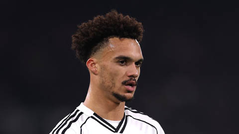 Simone Inzaghi celebrating with his Inter Milan players after beating Barcelona.